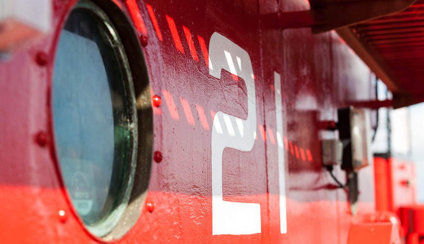 porthole-radioroom-21